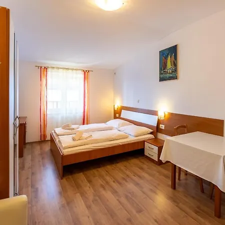 Liburnija Apartment *