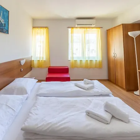 Liburnija Apartment *