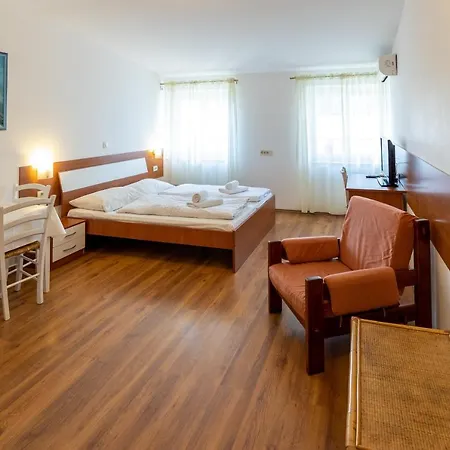 Liburnija Apartment *