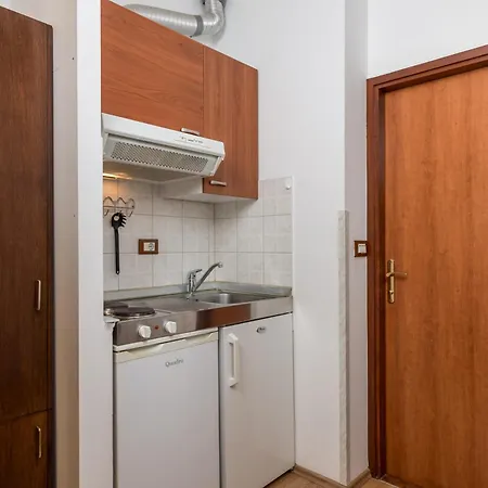 Liburnija Apartment *