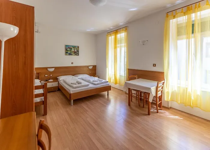Liburnija Apartment *