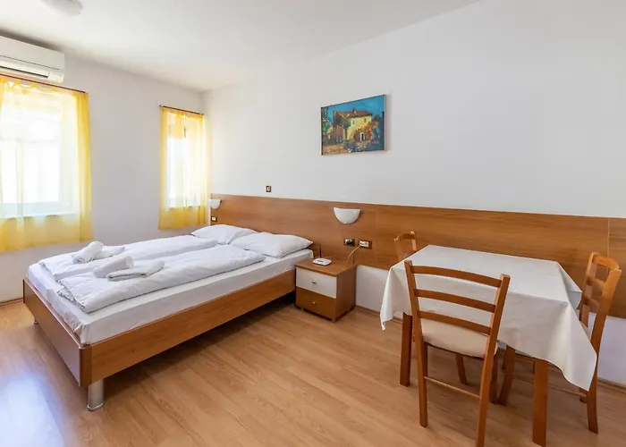 Liburnija Apartment *